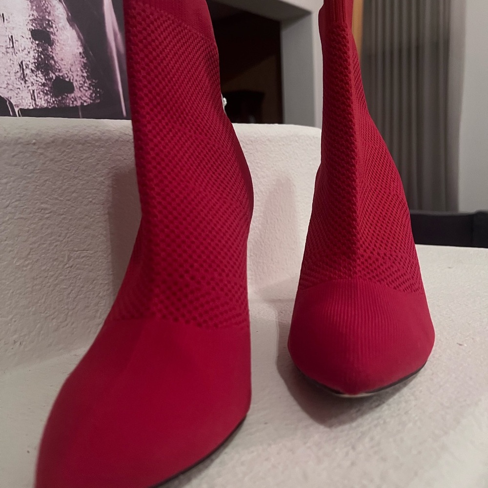 Red high heel boots by Mia. - Picture 5 of 6